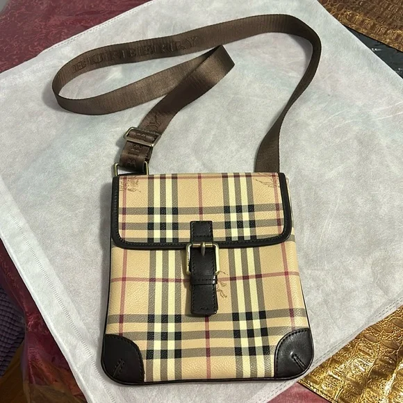 Burberry Bags Authentic Burberry Cute Slingbody Bag Poshmark